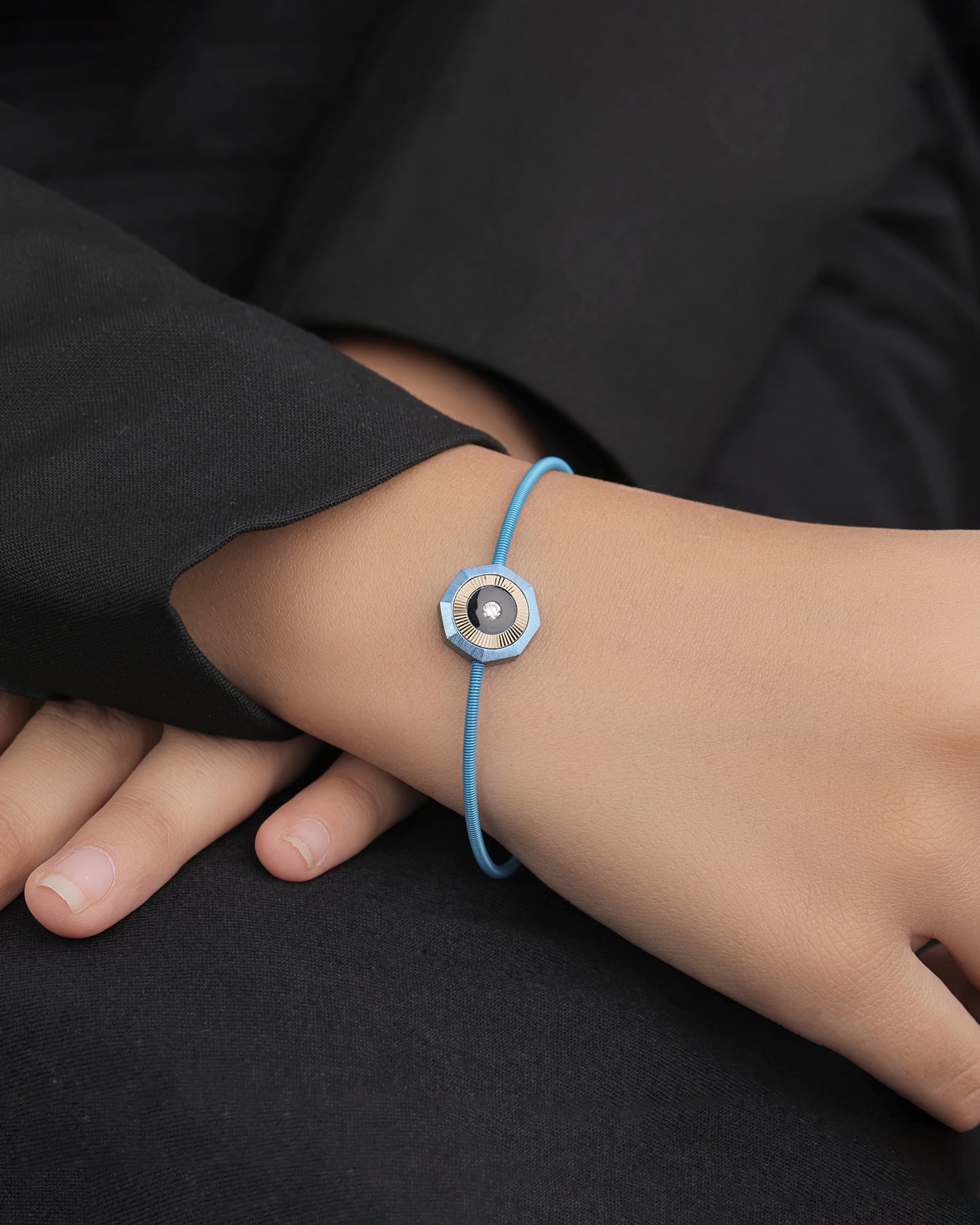 Vibes – Titanium Bracelet in Cobalt Blue Color